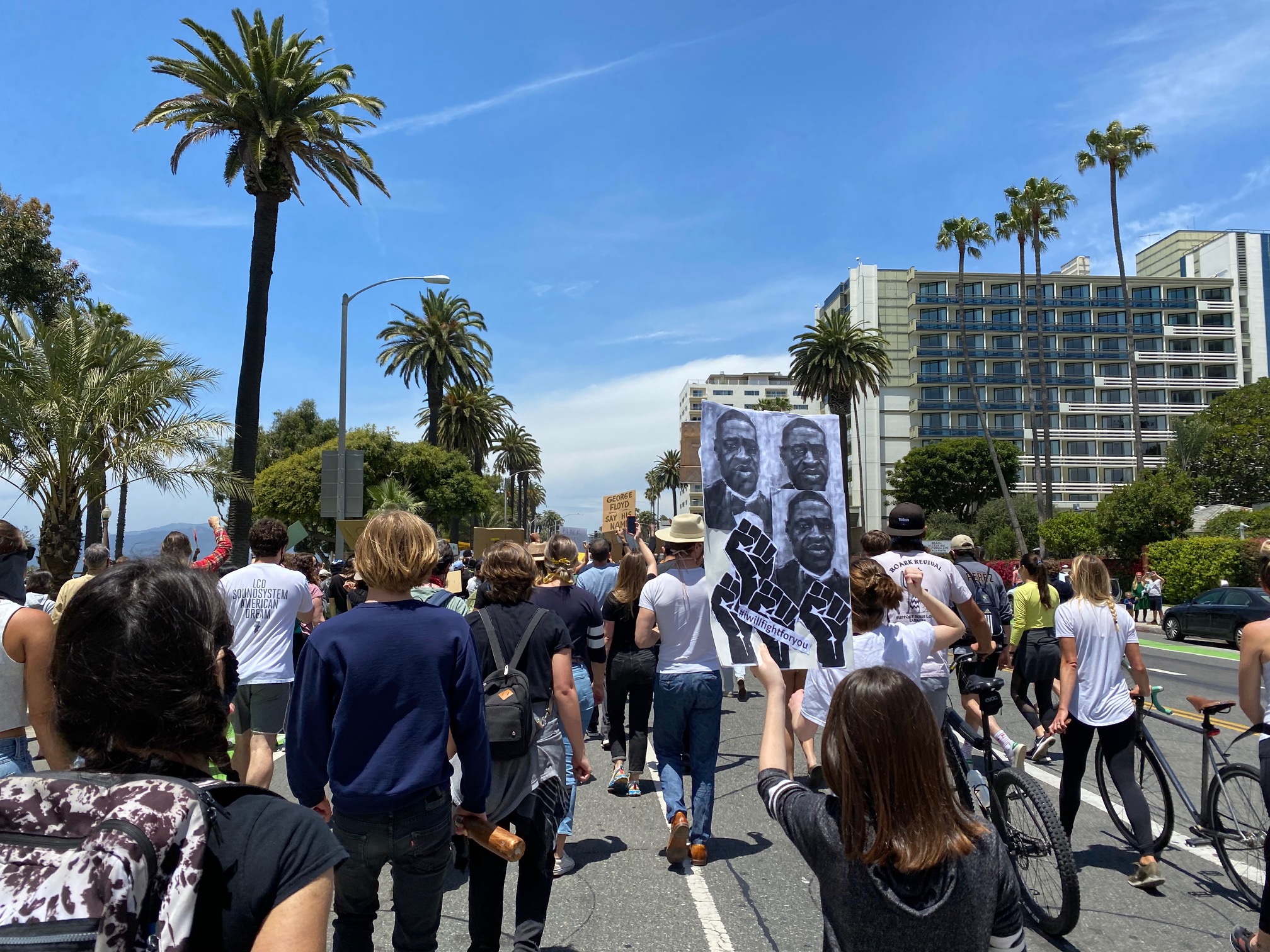 Plundring och demonstrationer i Santa Monica