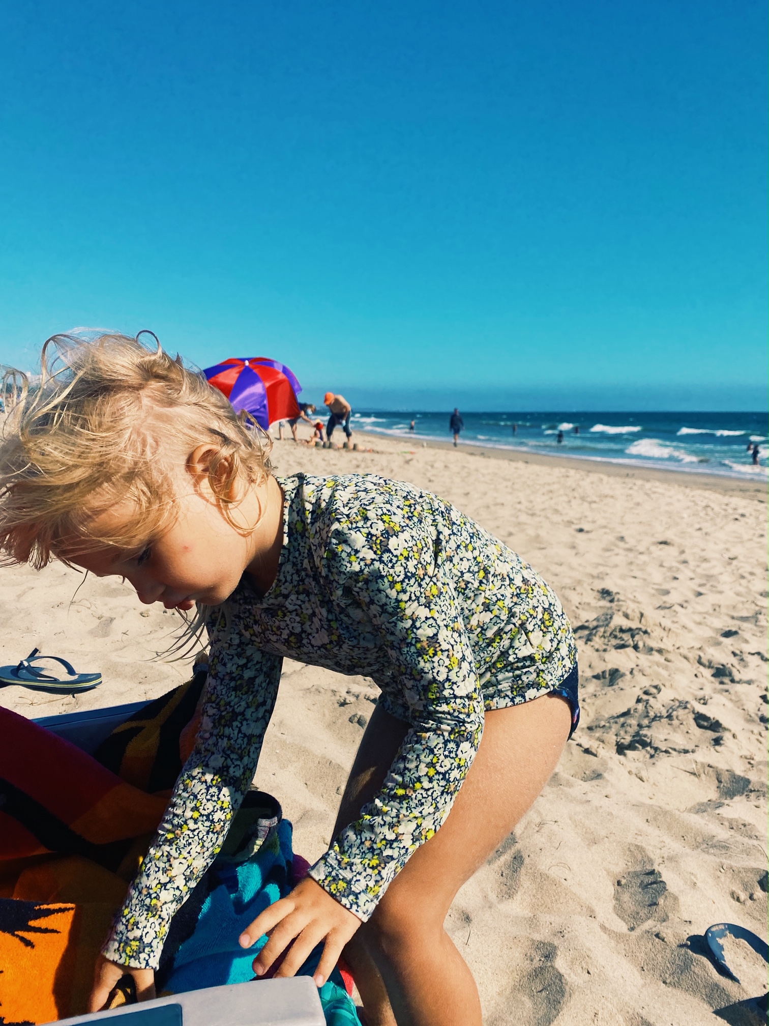 Se på skräckfilm och hänga på stranden