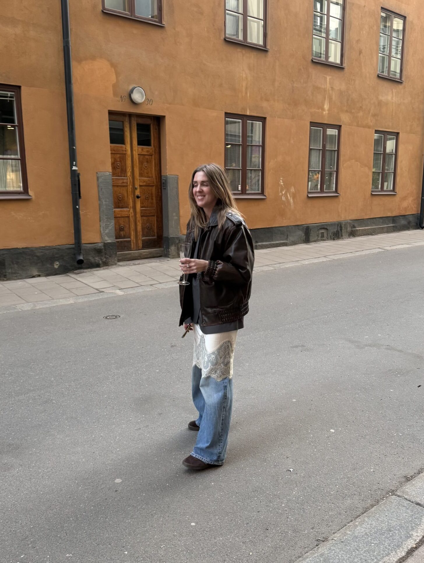 Vår, spets och En doft