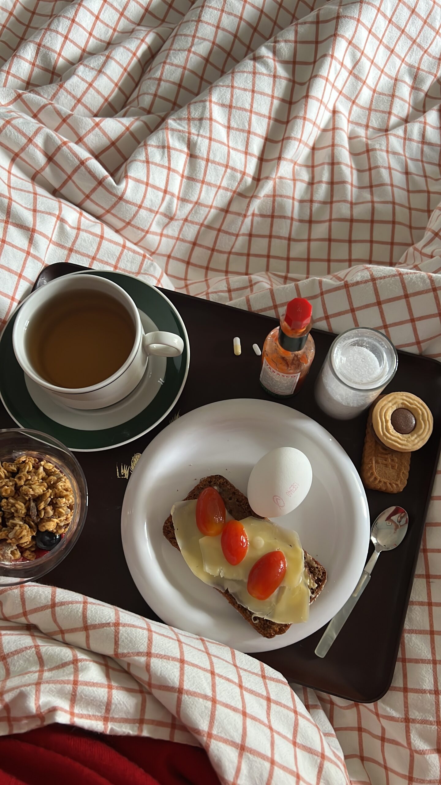 Fast hemma med en förkylning och vår egna skördetid