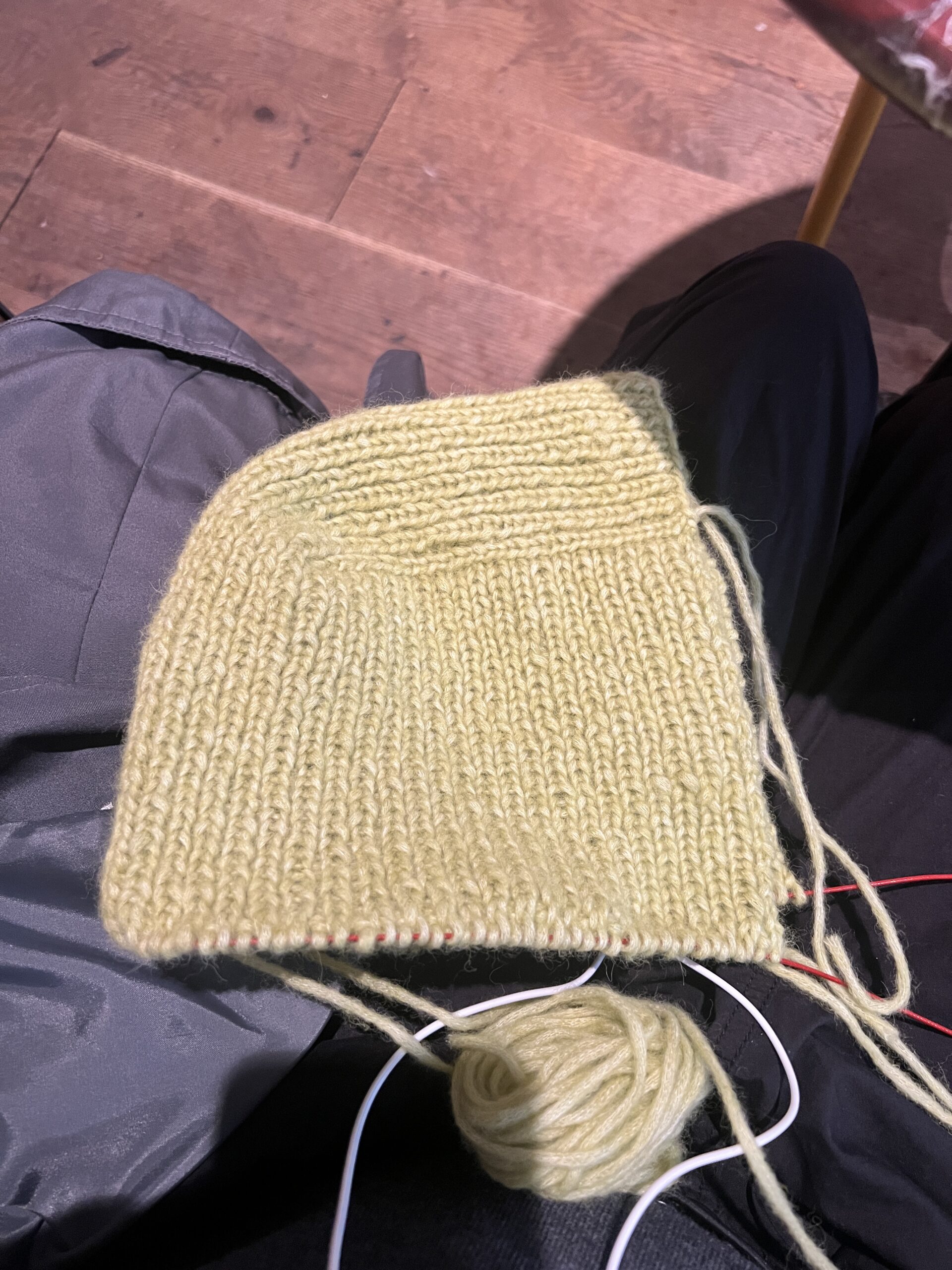 Stickprojekt och ändringar av gamla plagg